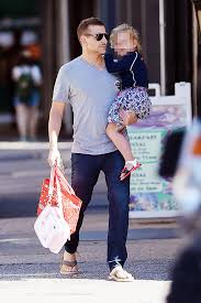 Star of numerous hollywood blockbusters who was revealed as a talented singer and musician with his remake of a star is born. Bradley Cooper Is A Doting Dad Carrying Sweet Daughter Lea 4 To A Class In Nyc See Pics Postx News