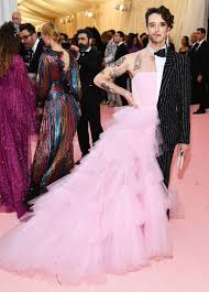 Every Unbelievable Look From The 2019 Met Gala Met Gala Dresses Met Gala Looks Met Gala Outfits