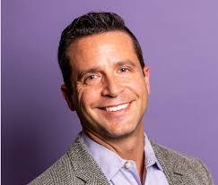 Andrew Kropf's Instagram, Twitter & Facebook