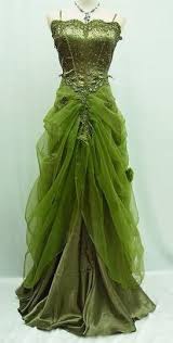La Maison De Couture De La Cour De Fees Beautiful Dresses Green Dress Dresses