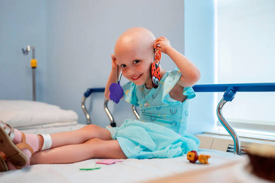 ⭐ At just 4 years old, Sienna has faced treatment for a rare type of kidney  cancer with incredible courage and an infectious laugh. “In the recreation  center, she walks right up