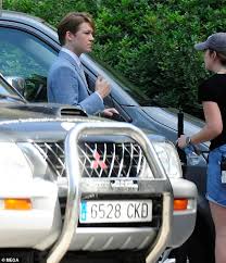 Jun 25, 2021 · in addition to the new movie titles, like gunpowder milkshake (starring karen gillan, michelle yeoh, and angela bassett, and lena heady), the last letter to your lover (starring shailene woodley. Best Of Joe Alwyn On Twitter First Pics Of Joe Alwyn Shailene Woodley On Set Of Last Letter From Your Lover In Mallorca Spain October 14 2019 Https T Co Xc3ifczinr