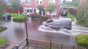 Door de overvloed aan water is een. Koudste 16 September Ooit Wateroverlast In Friesland Rtl Nieuws
