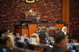 Berkuasa membatalkan kehilangan kelayakan ahli parlimen. Portal Rasmi Parlimen Malaysia