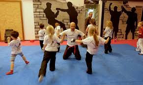 Das ist nicht so ideal wie die teilnahme an einem kurs, aber. Kampfsport Fur Kinder Ab 3 Jahre Nam Wah Pai Kung Fu