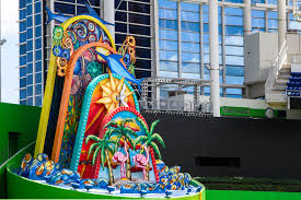 Marlins Sculpture Offers A Flashy Symbol Of Hope For Fans Marlins Homerun Opening Day Baseball