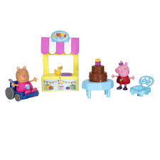 Peppa's wearing her heart shaped sunglasses as it's very sunny on the beach today, and she has so. Peppa Pig Perfect Birthday Party Playtime Set Features 2 Character Toy Figures Incl Mandy Mouse With