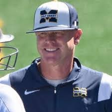 Dennis Sisemore's Instagram, Twitter & Facebook