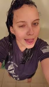 Kira Hobbs's Instagram, Twitter & Facebook