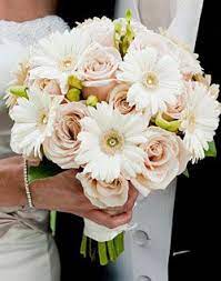 Do you want the rays of light to always illuminate the life of the recipient? I Think This Is Pretty Much It Minus The Green Pod Things Daisy Wedding Flowers Spring Wedding Bouquets White Gerber Daisy Bouquet