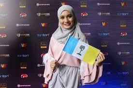 Mohd noor, muhd noor azam. Penang Contestant Kiera Quits Clever Girl