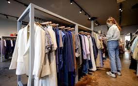 Winkelen op afspraak betekent dat de klant contact met een winkelier opneemt voor een afspraak om in de winkel rond te kunnen lopen. Lridwtpb4xi78m