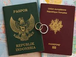 Setiap orang yang sudah sah menikah, tentu akan memiliki surat nikah atau buku nikah sebagai bukti legal atas pernikahan yang dilakukannya. Legalisasi Buku Nikah Di 3 Kementrian Indonesia Setelah Nikah Campur Wni Dengan Wna Prancis Winny Marlina