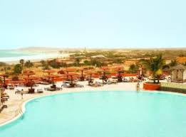 It is approximately 6 km northeast of the island capital of sal rei and 3 km west of vigía. Boa Vista Die 10 Besten Hotels Unterkunfte Auf Der Insel Boa Vista Kap Verde