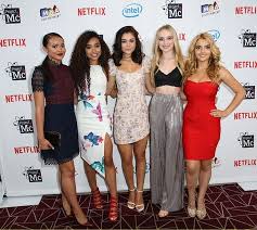 À tout moment, où que vous soyez, sur tous vos appareils. 14 Project Mc2 Ideen Projekt Mc2 Projekte Hubsche Schwarze Madchen