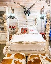 Get decor fast with target drive up, pick up, or same day delivery. Junk Gypsy Company It S Amazing What A Little Paint Can Do Check Out Our Stories For The Before And Process Shots Diy Paint Junkgypsypaint Chalkpaintedfurniture Bedroom Decor Bedding Facebook