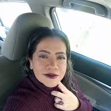 En redes sociales se viralizó el video de una mujer que en su cumpleaños,  en plena transmisión en Facebook, exhibió a su amante 😱, pues revela que  es un hombre casado “Casadito,