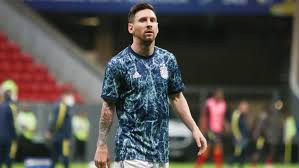 Découvrez le nouveau salaire de l'argentin, le joueur le mieux payé de l un salaire journalier de 358 000 € il perçoit par heure 14 916 € par minute 248 € par seconde 4 € lionel messi n'a pas encore touché sa limite au vu de ses performances actuelles. Lionel Messi Est De Retour A Barcelone Mais N A Pas Encore Signe Son Nouveau Contrat Le Soir Plus