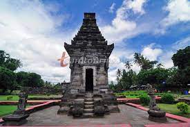 Terletak di sebelah utara kota blitar. Candi Penataran Candi Hindu Terbesar Di Blitar Teamtouring