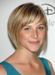 Dabei ist die kurze variante nicht nur für frauen ab 50 ein. Short Haircuts For Fine Hair For A Flattering Effect Long Face Hairstyles Short Blonde Haircuts Short Hair With Bangs