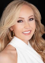 Miriam Lowe's Instagram, Twitter & Facebook