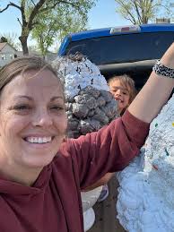 We love our Frosty King and the Queen who runs it! Delivered the giant ice  cream yesterday morning and then Adley, the little 3 and I offered to help  Keileen to clean