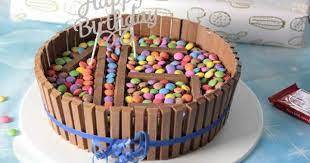 Die eier in einer schüssel mit dem mixer während ca. Kitkat Torte Fur Faule Ohne Backen Storfine