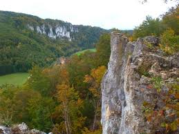 Die sonne bestimmt in der region hausen das wetter und scheint von einem nahezu wolkenlosen himmel. Donau Zollernalb Weg Hausen Im Tal Gutenstein