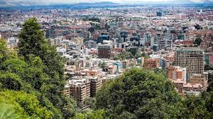 Entre las medidas que seguirán rigiendo en toda la capital está el toque de queda nocturno, el cual continuará en bogotá hasta el próximo jueves 28 de enero. Wteyvo7w6trhom