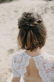 Wedding updo for short wavy hair. Short Wedding Hairstyles That Are Jaw Dropping My Sweet Engagement