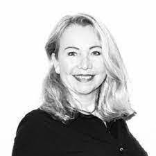 Bernadette Meeks's Instagram, Twitter & Facebook