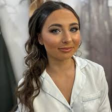 Wedding season at full swing 💅🏼 #weddingmakeup #makeupartist #makeup  #wedding #bridalmakeup #mua #bride #weddingphotography #weddingdress  #weddinginspiration #weddingday #weddinghair #makeupwedding #makeupwisuda  #muajakarta #weddingmakeupartist ...