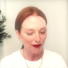 She is perfect💕 ᯓᡣ𐭩🌸 TAGGS 🌸⊹ ‧₊ #fypシ #parati #juliannemoore #lgbt🌈  #lesbian #fyp #viral #olderwomen