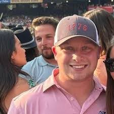 Alexis Bryson's Instagram, Twitter & Facebook