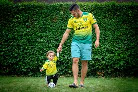 Emiliano buendía (born 25 december 1996) is an argentine footballer who plays as a right midfield for british club norwich city. We Thought It Could Be Eight Or Ten But Emiliano Buendia Insists Norwich Heads Won T Ever Drop The Athletic