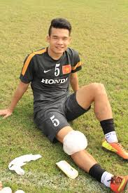 Thầy của tiền vệ ngô hoàng thịnh cho biết khi nhìn thái độ của cầu thủ với đỗ hùng dũng trên sân là ông biết có hệ quả lớn. Chiáº¿n Binh Xá»© Nghá»‡ Ngo Hoang Thá»‹nh Tin Vao Ha Lan