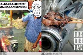 Nah ini yang bikin turun harga dirinya. 12 Momen Kelewat Kocak Saat Bakar Sate Ini Bikin Ngakak