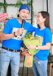 Nam diễn viên hài có những chia sẻ tình cảm dành cho bà xã nhân dịp kỷ niệm 10 năm bên nhau. Báº£y Ga Há»©a Minh Ä'áº¡t Khoa Moi Va Quá»³ Gá»'i Cáº§u Hon Lam Vá»¹ Dáº¡ Trong Ká»‰ Niá»‡m 8 NÄƒm Ngay CÆ°á»›i