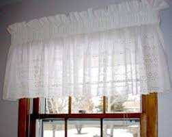 Make a paper pattern or trace the outline of the valance. The 27 Best Free Curtain Patterns To Add To Your To Do List Feltmagnet