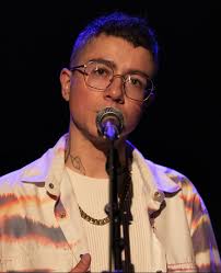 🦎 Folle soirée samedi dernier pour les Prix Paroles urbaines, organisés à  la Maison poème par Lezarts urbains. 🥳 Merci et félicitations aux 19  participant.es qui ont permis cette soirée incroyable. Merci