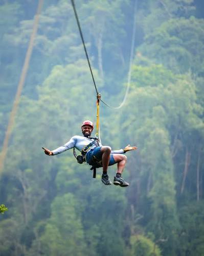 I always love Nyungwe Zipline. Gliding over the trees and forest makes me  feel free like I'm in the sky! @willah_1000miles #zipline #nyungwe #forest  #tree #nature #adventure #explore #fly #sky