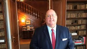 Je suis française mais c'est le plus pres de chez moi. Edward Mcmullen Nouvel Ambassadeur Des Etats Unis En Suisse Radio Play Rts