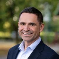 50+ profilů „Dan“