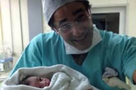 Nasce David, segundo filho do ator Luciano Szafir