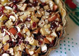 Apple Crisp Baked Brie 8 Oz Round Brie Cheese 1 Fuji Apple Diced 1 2 Cup Dried Sweetened Cranberri Holiday Appetizers Recipes Recipes Appetizer Recipes