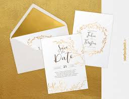 In dieser rubrik von hochzeit.com dreht sich alles speziell um schöne hochzeitssprüche für karten. Save The Date Karten Blumengold Starhochzeit De