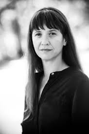 Le surendettement, un fléau social qui profite d'abord aux banques et aux  organismes de crédit