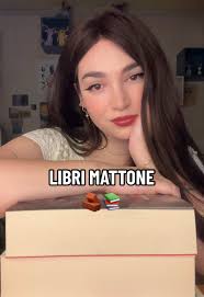 Qualcunə ha detto libri mattone? 🧱 Scusate le mie condizioni, sono orrenda  e raffreddatissima 🥲 #booktokitalia #libri #librimattoni #libriconsigliati  #consiglidilettura #letteraturagiapponese ...