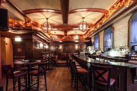 Located in the heart of the edgewater neighborhood at. 14 Chicago Bars Where You Can Dance Chicago The Infatuation