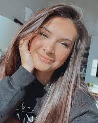 Elise Mcmanus's Instagram, Twitter & Facebook